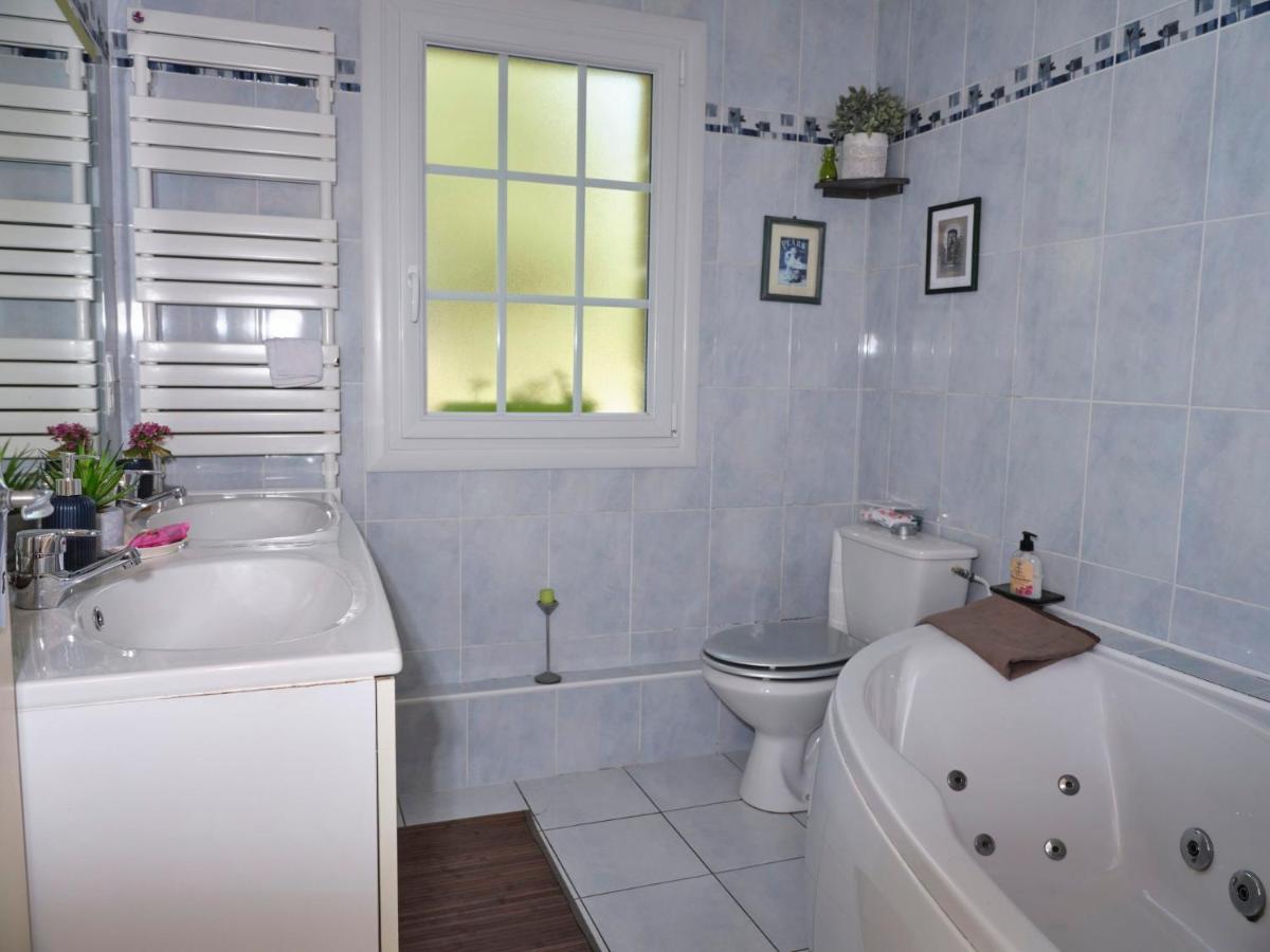 Les Roses Bed & Breakfast Santec Eksteriør bilde